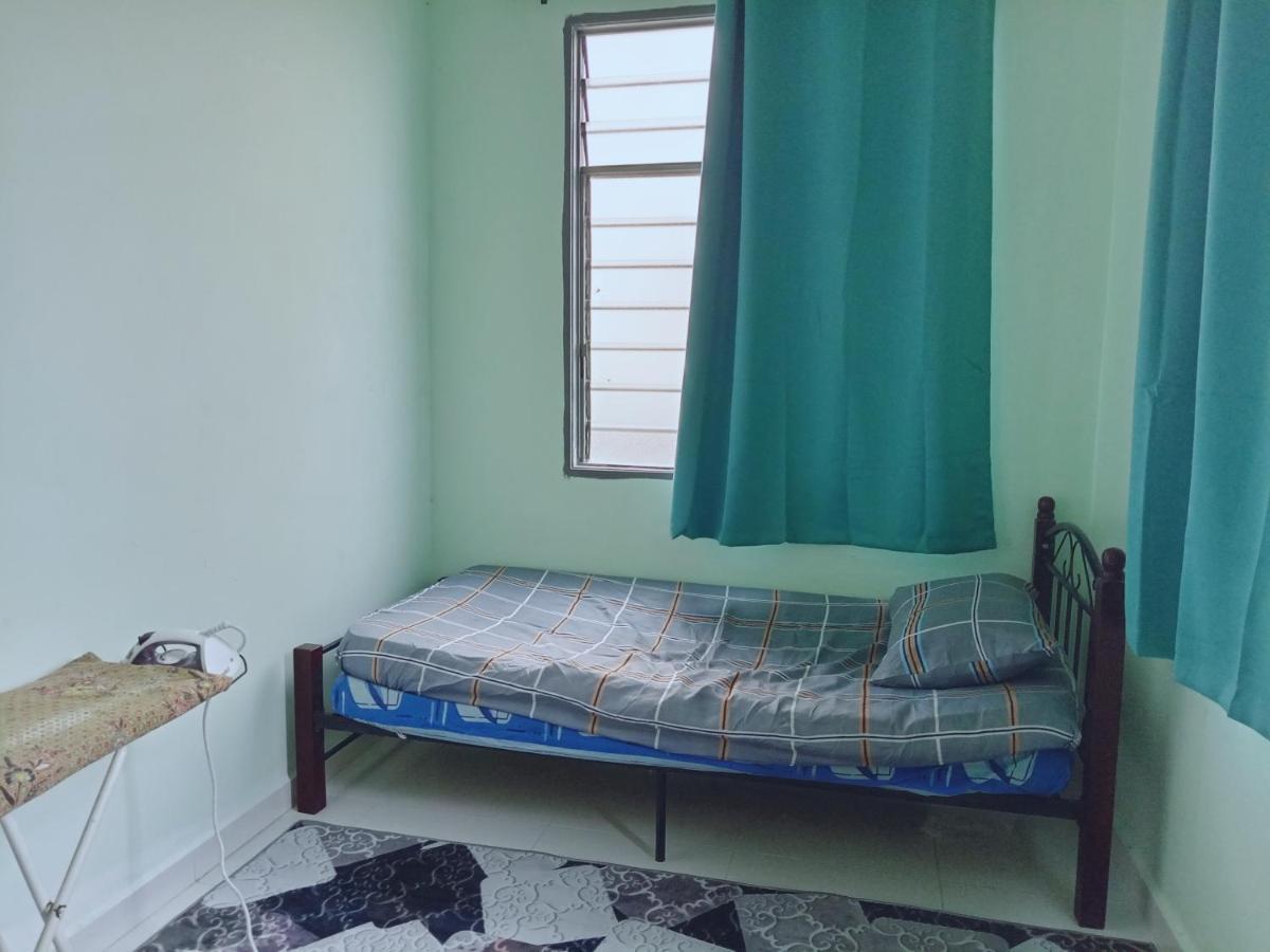 Homestay Wan Z Kuala Terengganu Exterior photo