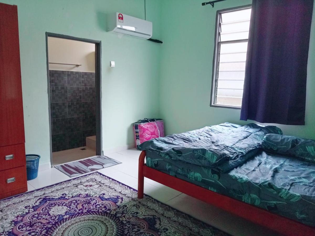 Homestay Wan Z Kuala Terengganu Exterior photo